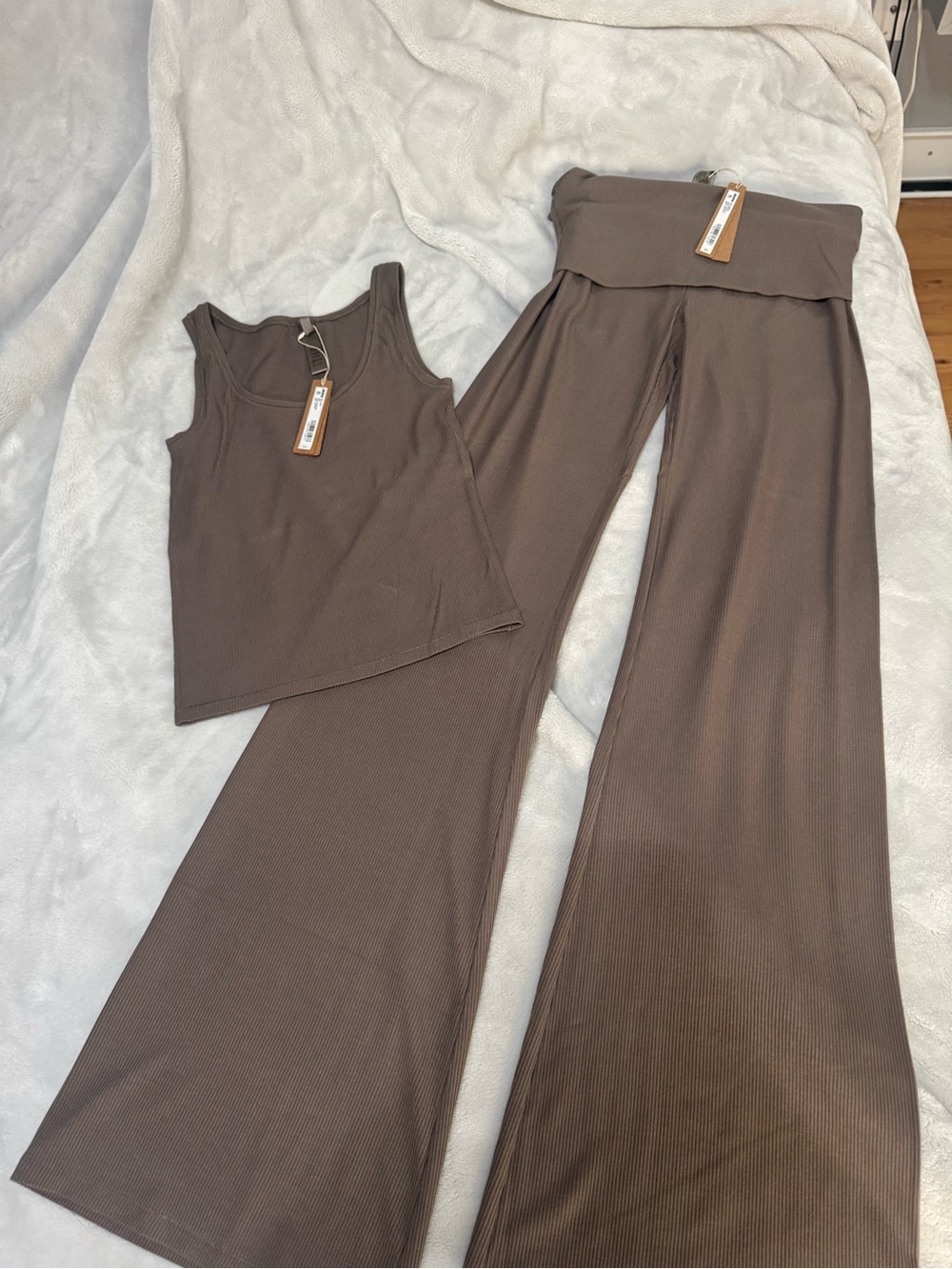 NEW SKIMS SOFT LOUNGE SET - Picture 2 of 8